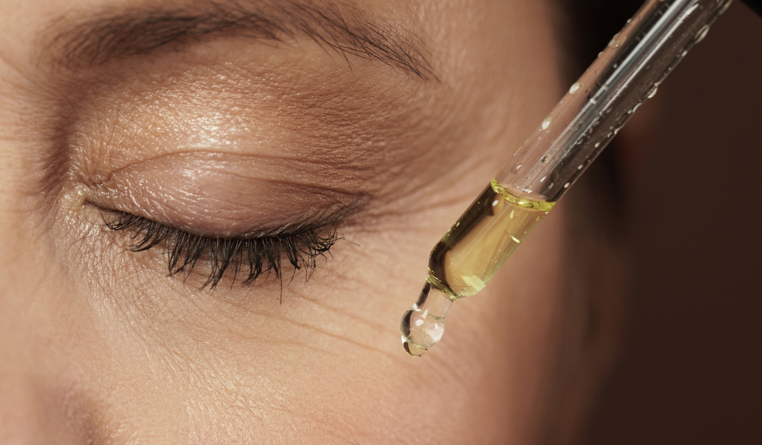 manfaat menggunakan serum anti-aging